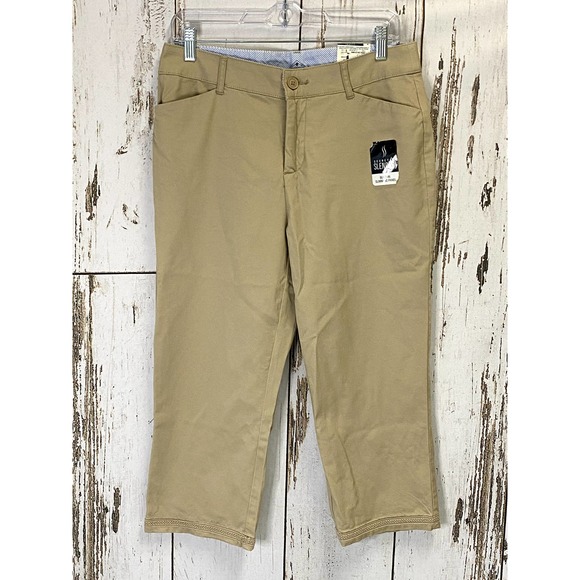 NWT St. Johns Bay Medium Khaki Slimming Women's Capris - Picture 1 of 7